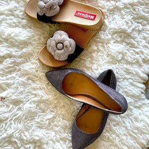 One close shoes / one slippers